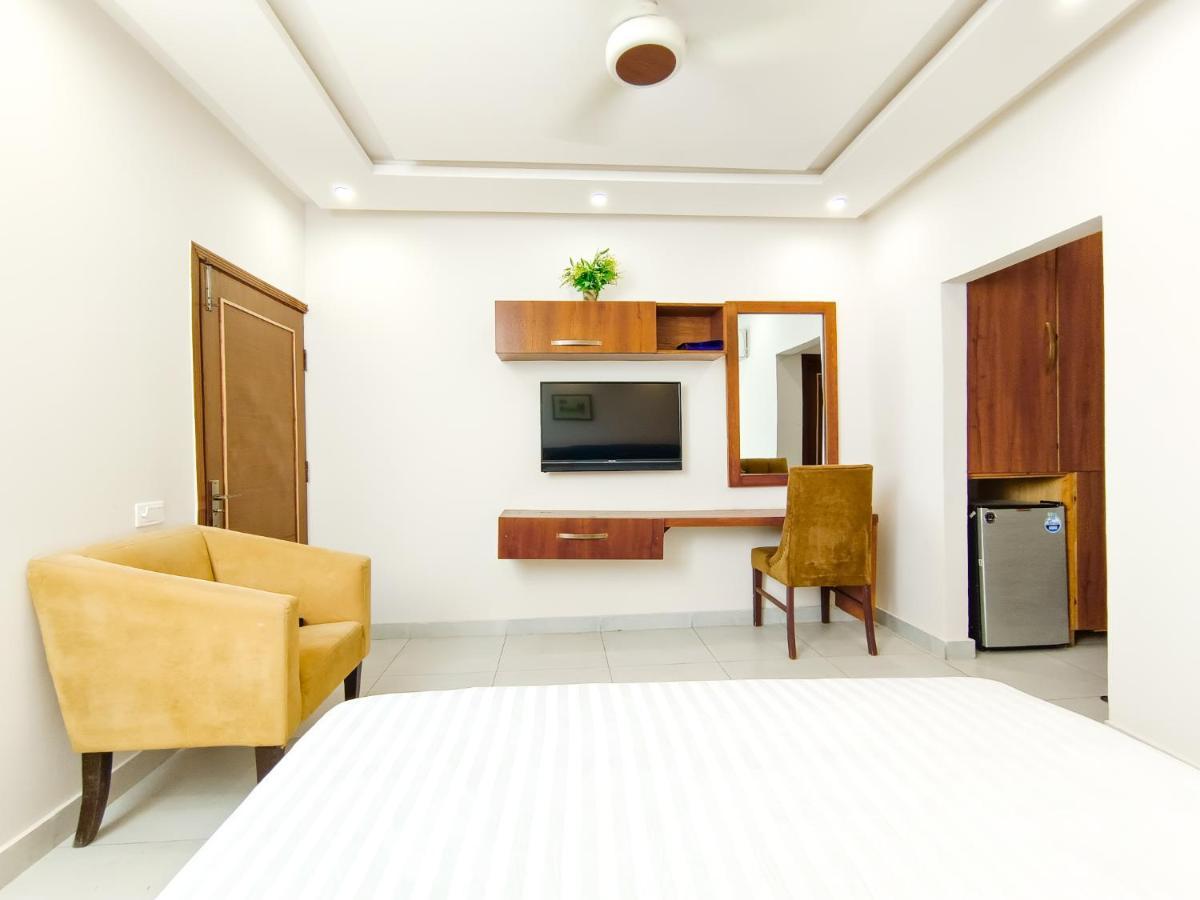 Hotel Avalon Suites มุลตาน ภายนอก รูปภาพ