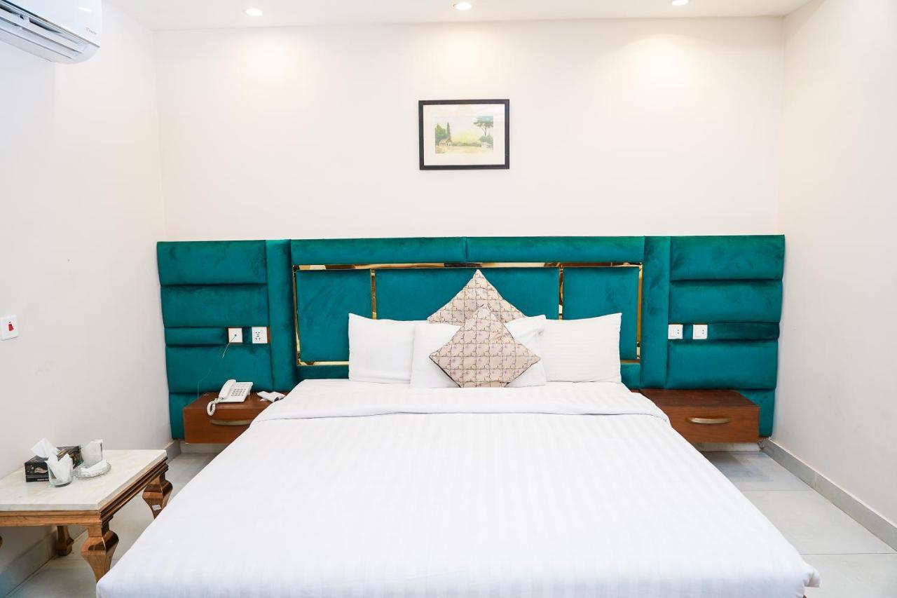 Hotel Avalon Suites มุลตาน ภายนอก รูปภาพ