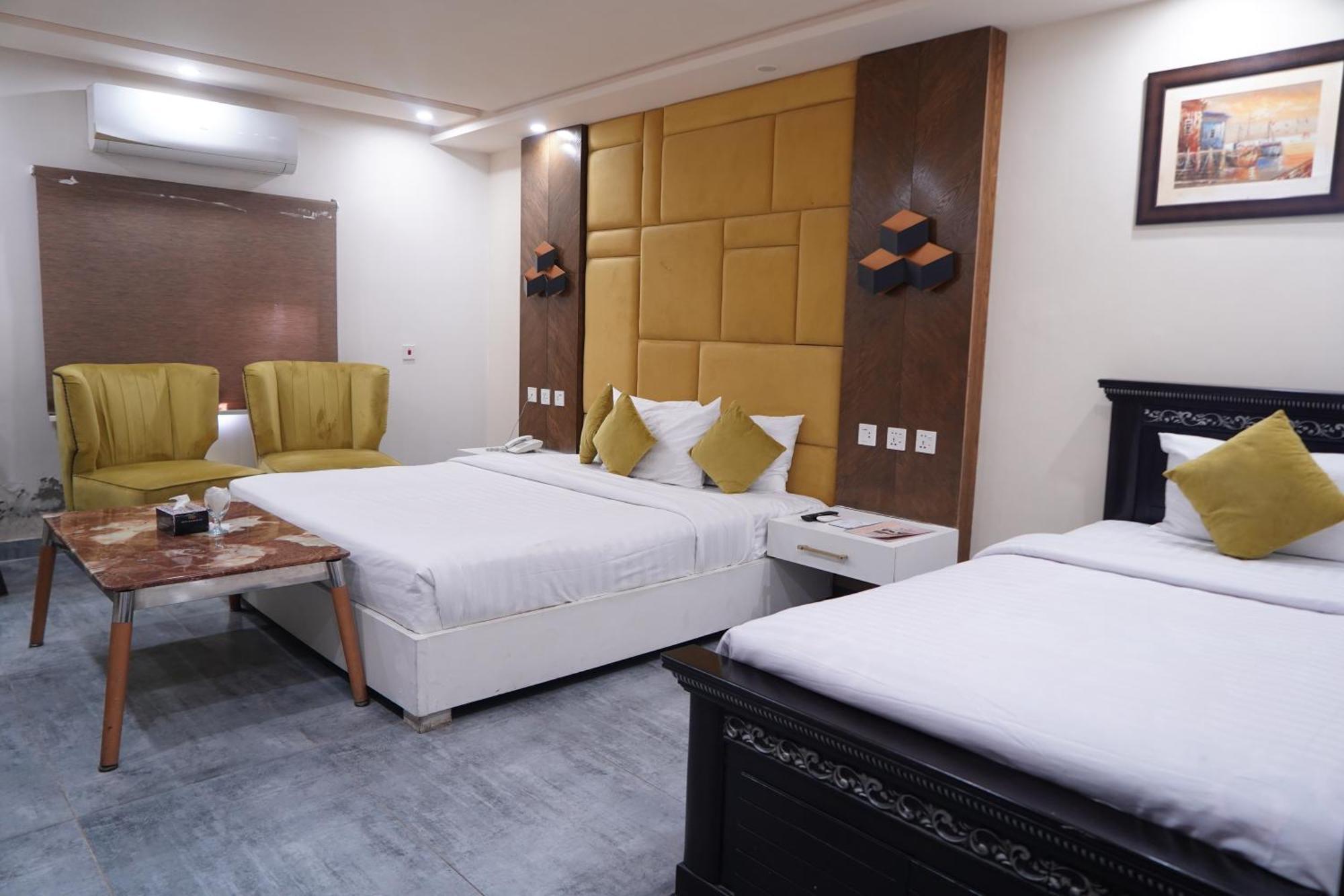 Hotel Avalon Suites มุลตาน ภายนอก รูปภาพ