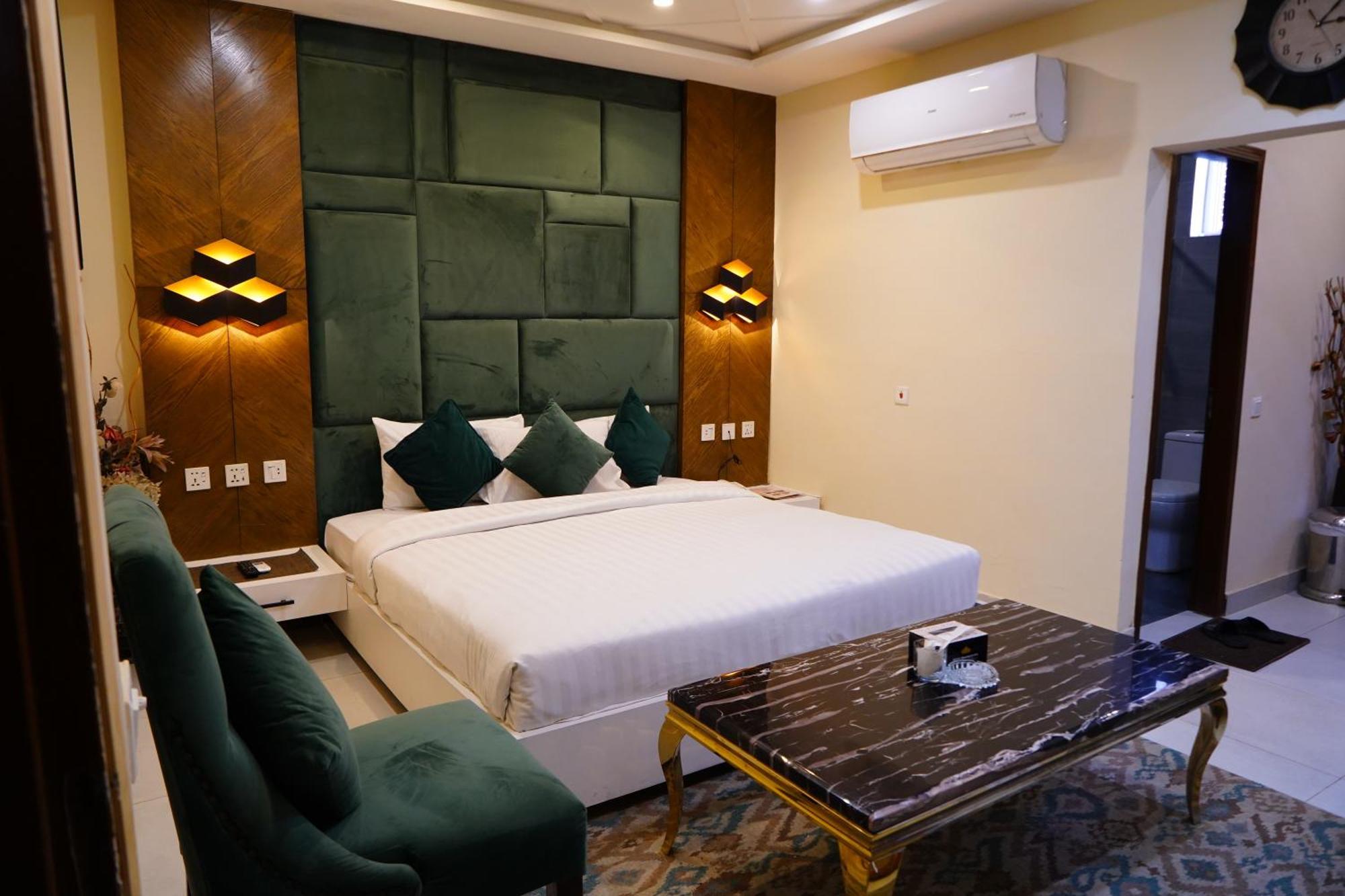 Hotel Avalon Suites มุลตาน ภายนอก รูปภาพ