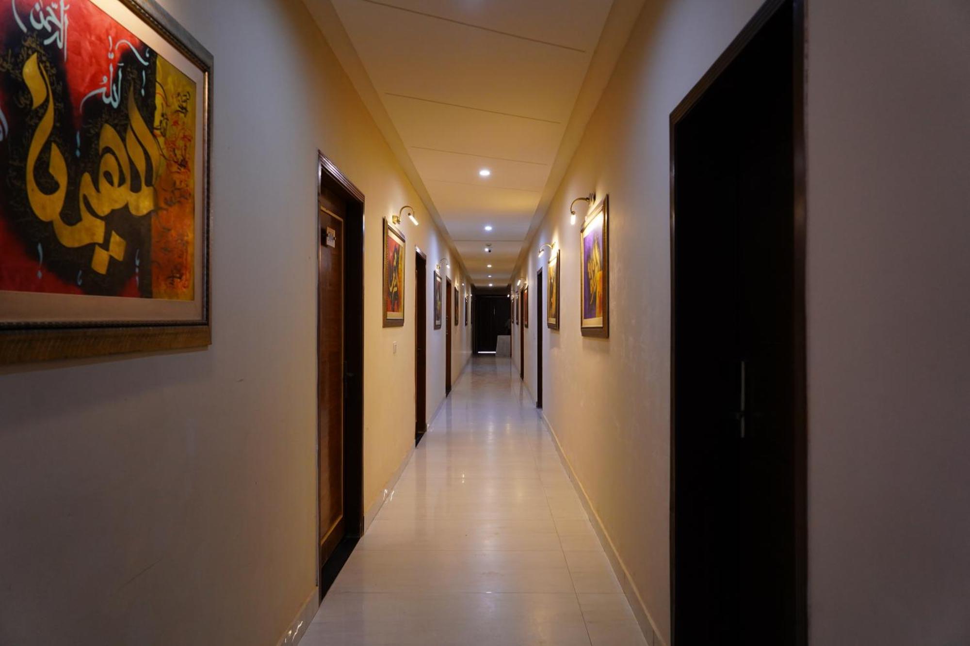 Hotel Avalon Suites มุลตาน ภายนอก รูปภาพ