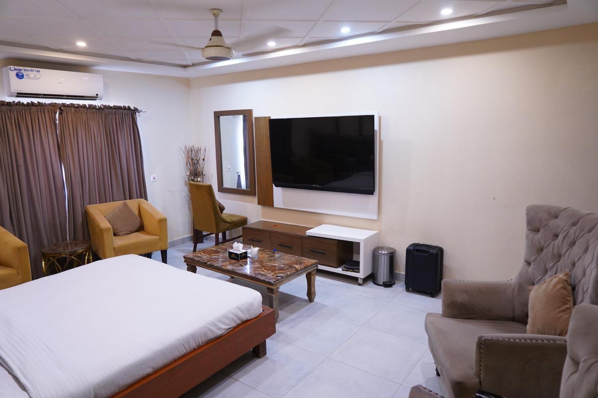 Hotel Avalon Suites มุลตาน ภายนอก รูปภาพ