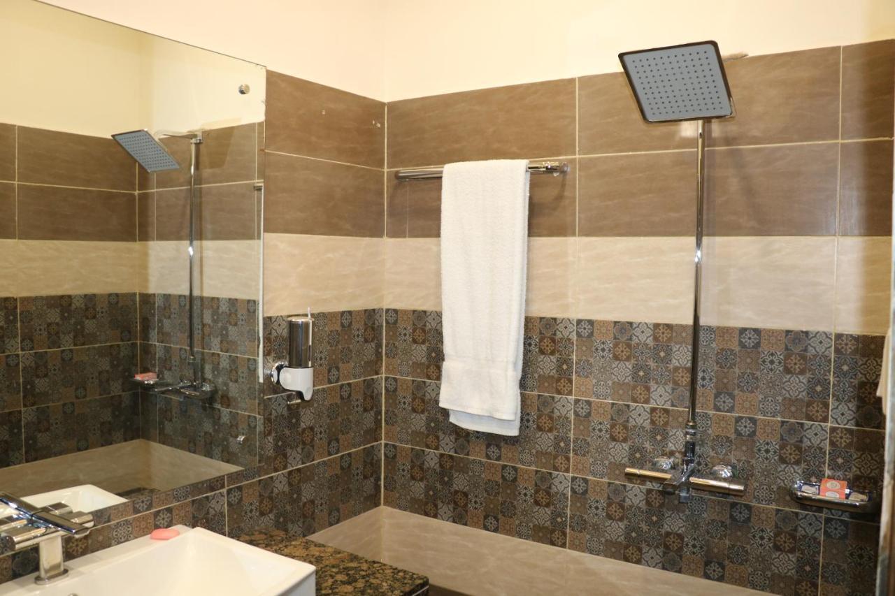 Hotel Avalon Suites มุลตาน ภายนอก รูปภาพ