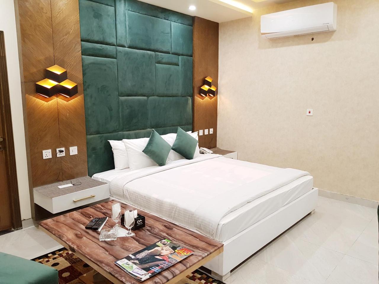 Hotel Avalon Suites มุลตาน ภายนอก รูปภาพ